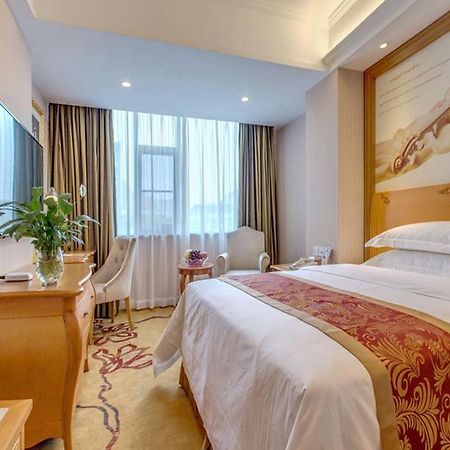 Vienna Hotel Guilin Airport Road Rongshan Buitenkant foto